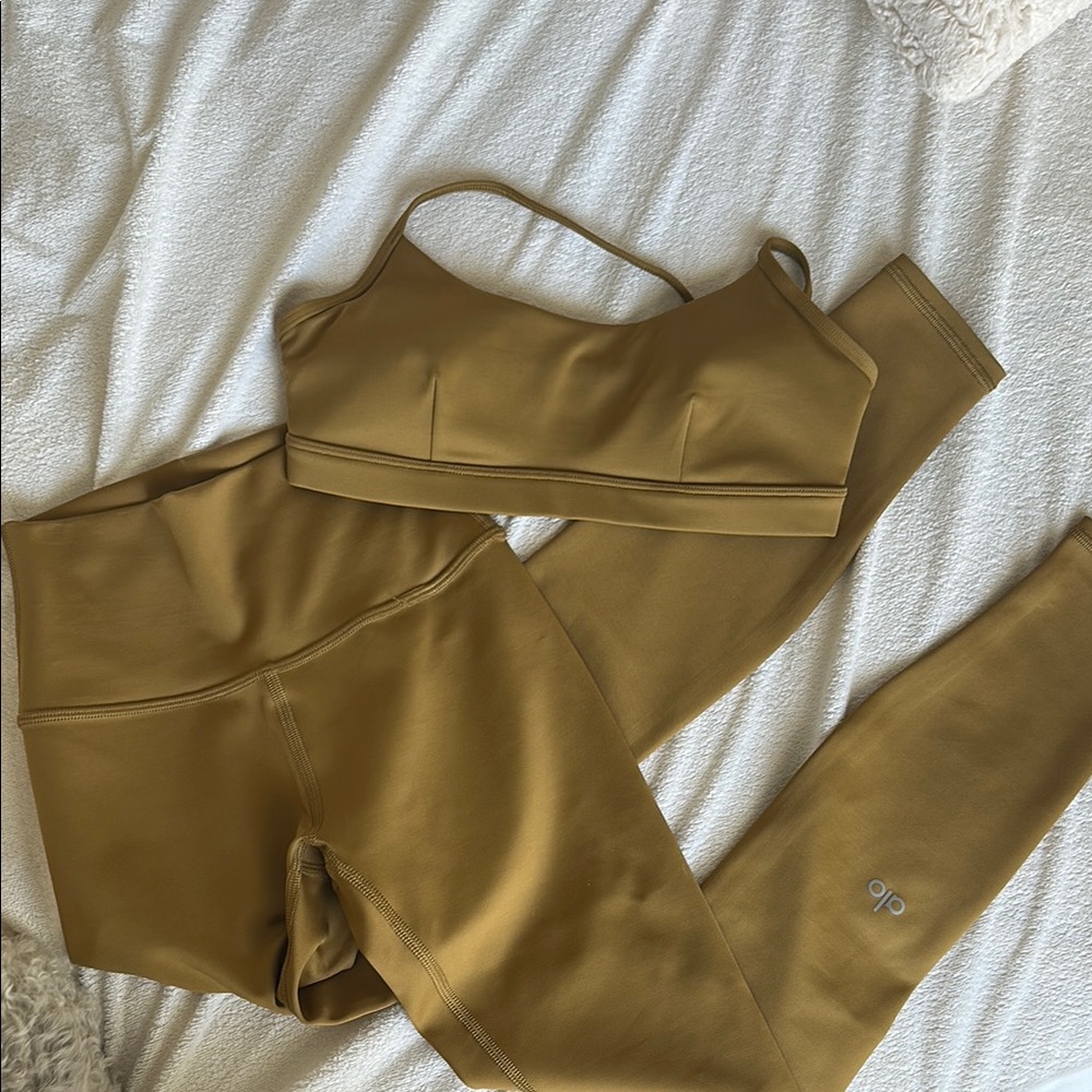 COPY - Alo Airlift Intrigue Bra in XS and High-Waist Airlift Legging in XXS
